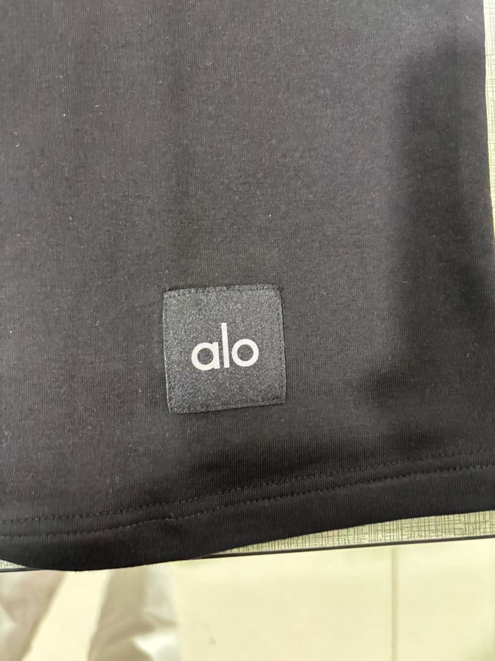 Alo Yoga Black Double Take Short Sleeve T-Shirt Brand New - Picture 2 of 5